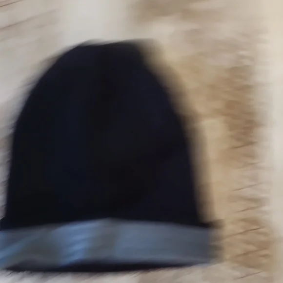 Adidas Black and Gray Beanie - Picture 5 of 6